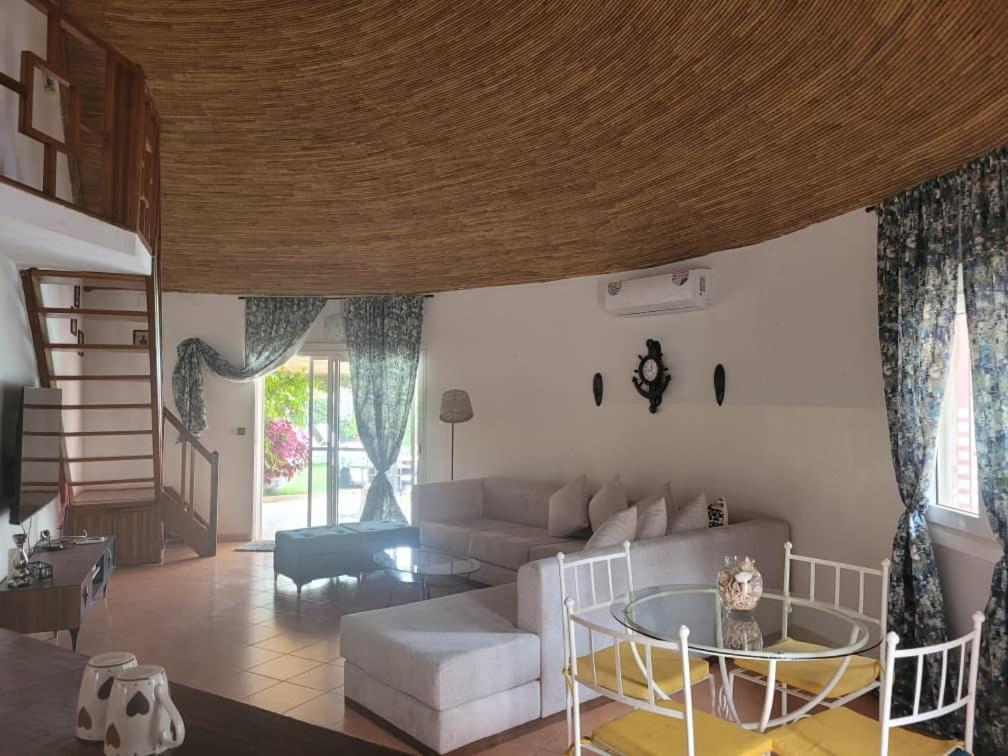 Villa Bord De Mer Avec Piscine Sali Tapé 外观 照片