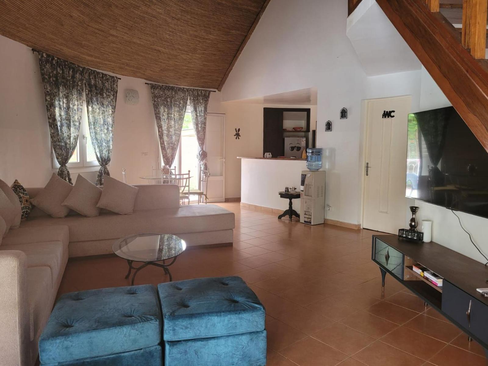 Villa Bord De Mer Avec Piscine Sali Tapé 外观 照片